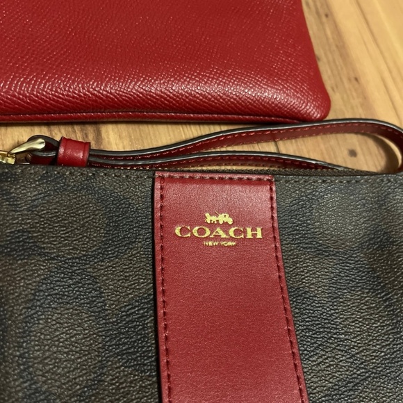 Set of two Coach corner zip wristlet wallets - Picture 5 of 5